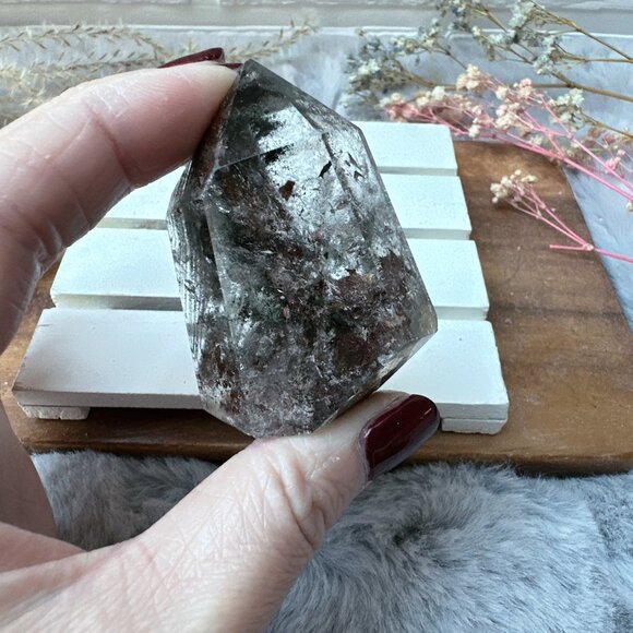 Small Garden Quartz Polished Point - Picture 2 of 8